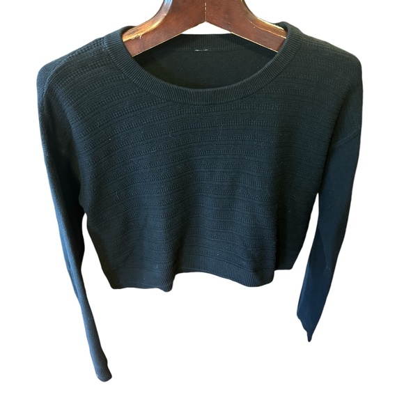Lululemon cropped cotton sweater size 8 - Picture 1 of 8